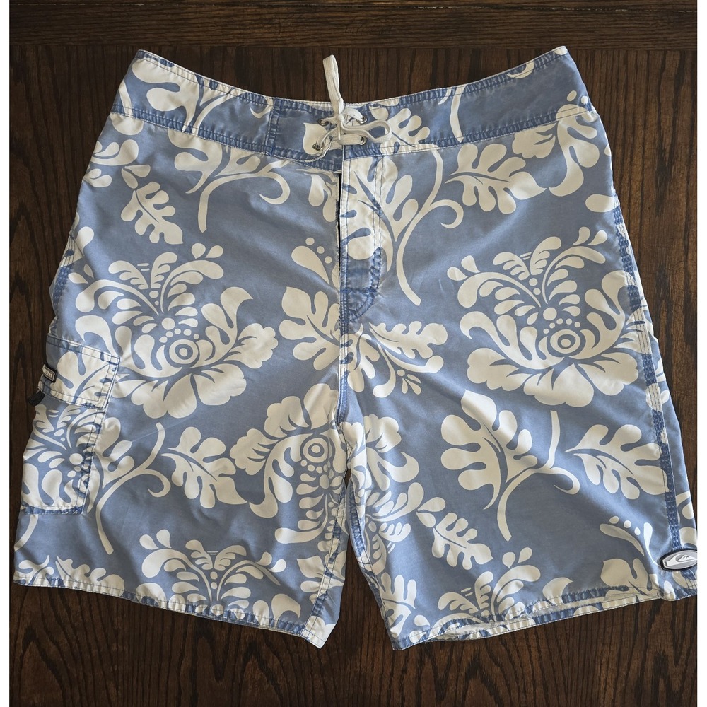 Quick Silver Board Shorts  Vintage Y2K  Label Mens 33 Blue & White